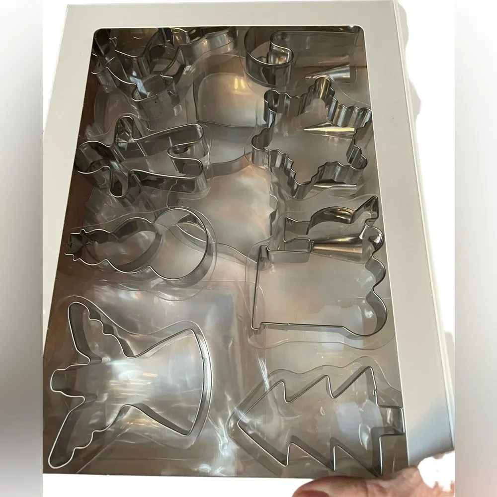 COOKIE‎ CUTTER SET, 28 pieces